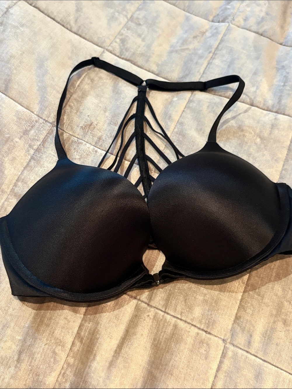Victoria's Secret Black Strappy Bra cage Detailing Bombshell Plunge 32C